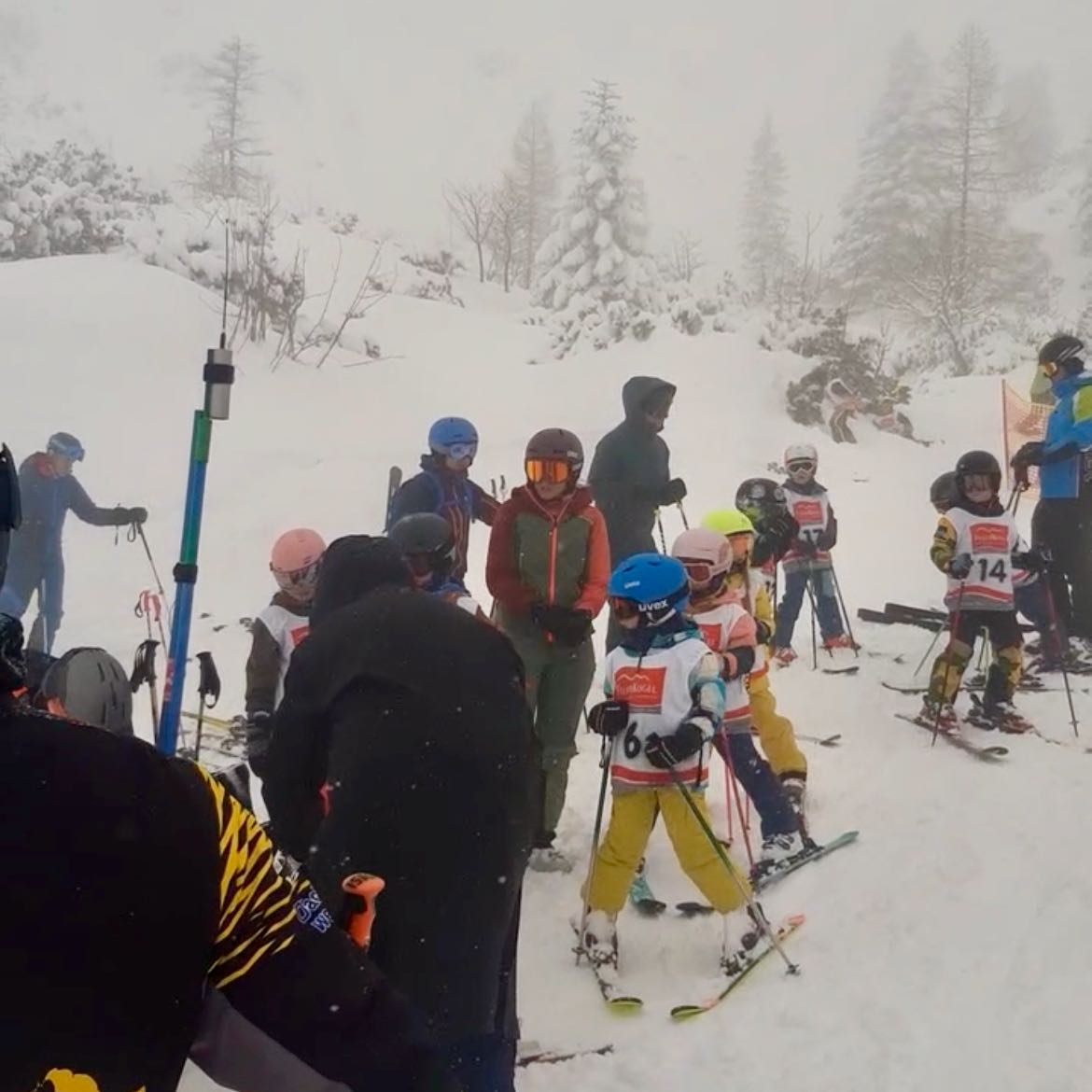 Erste Pistenwirbel-Kids-Challenge am Feuerkogel: Angehende Skistars trotzen dem Schneegestöber!